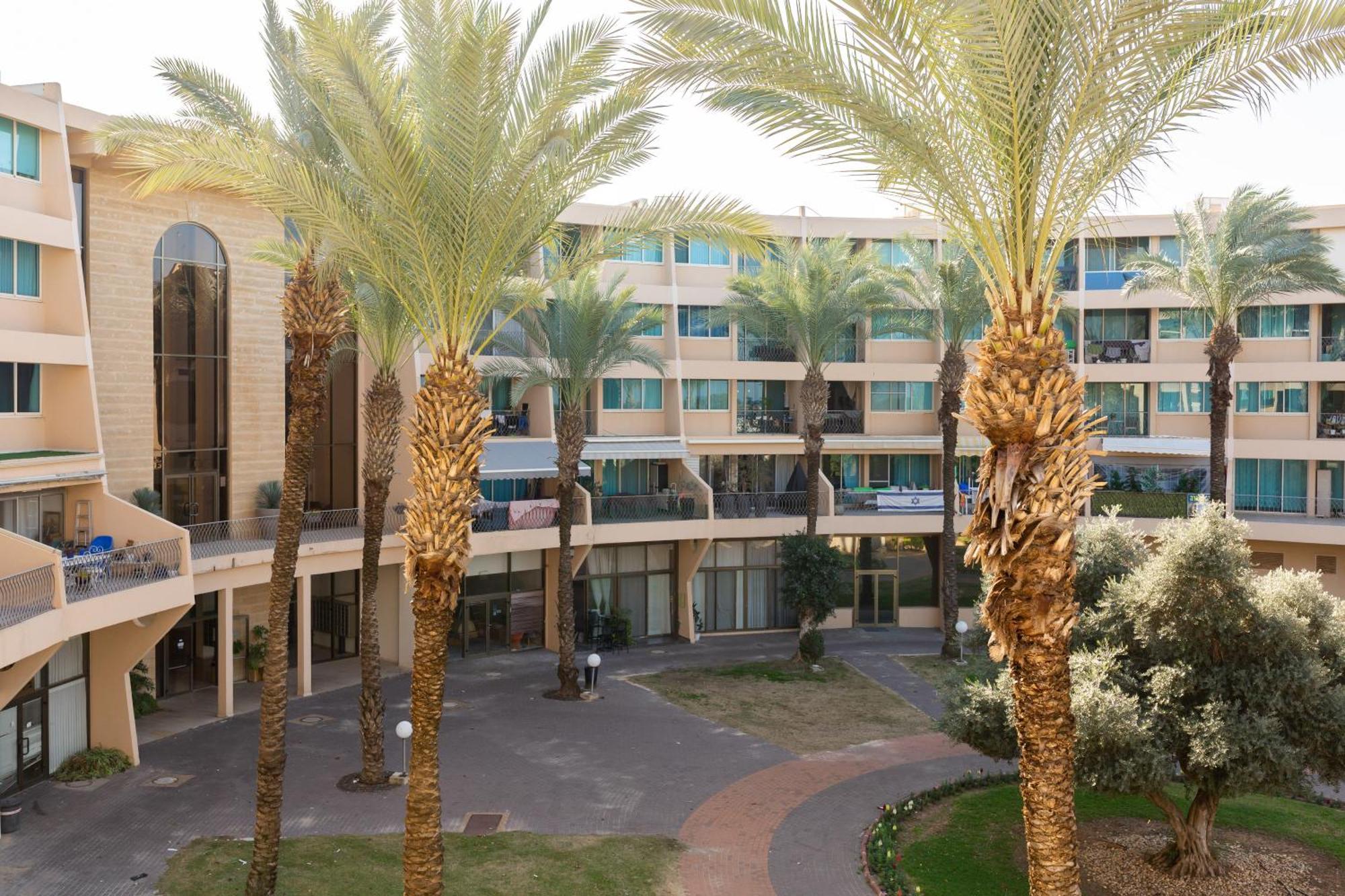 Gma Caesarea Apartment ภายนอก รูปภาพ
